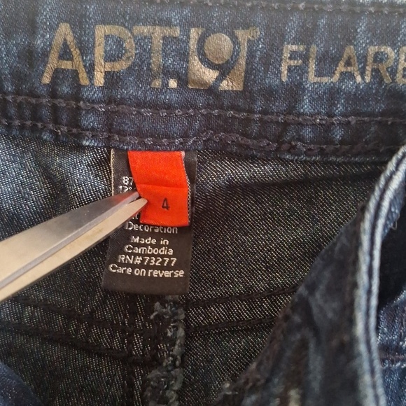 Apt. 9 Wide Flare 70s Style Jeans Blue Stone Washed Women Size 4 - Picture 9 of 10